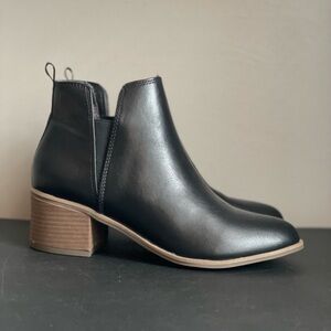 Dr. Scholl's Black Ankle Boots with Brown Heel